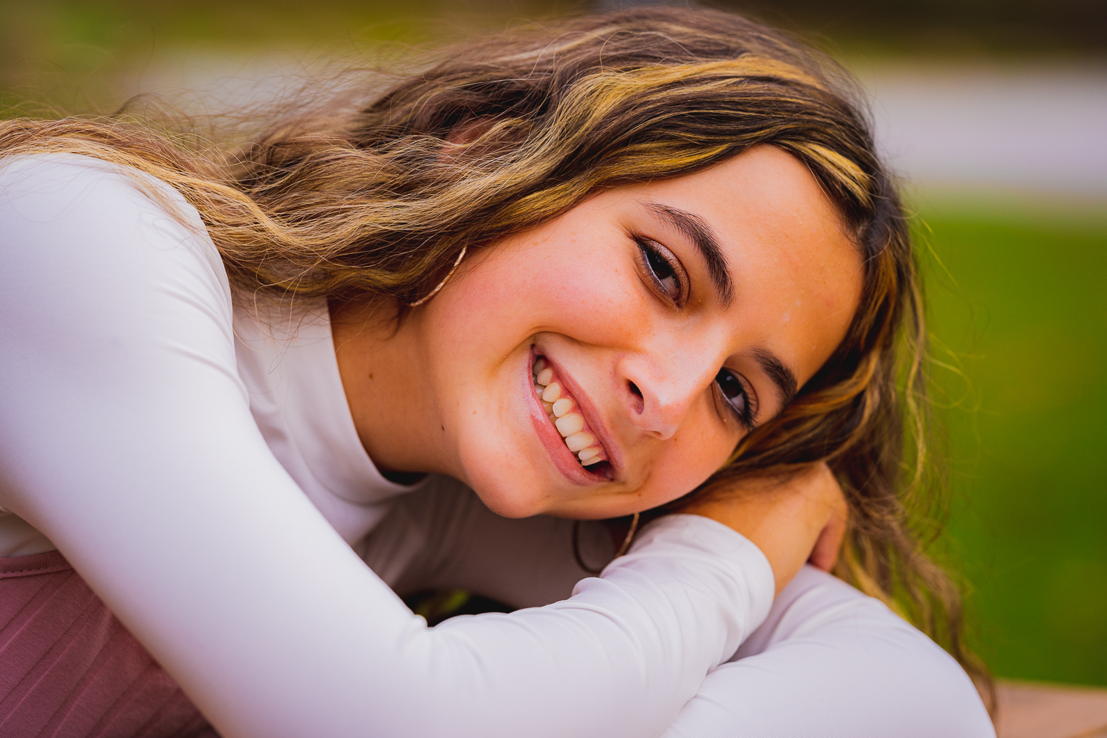 High school girl senior pictures, fall, outdoor photo session at Tinkers Creek